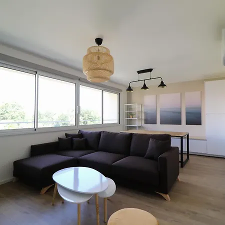 Le Mediterraneen Apartment *